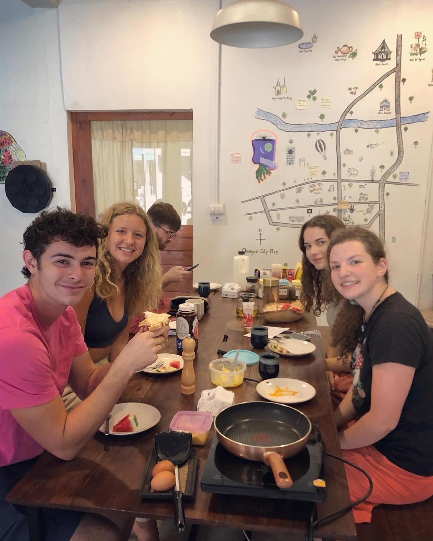 Together Backpackers Hostel Chiang Rai Exterior photo